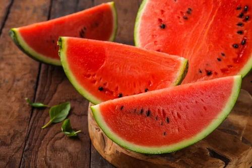 北方冬天吃瓜视频,北方冬天吃瓜视频走红网络