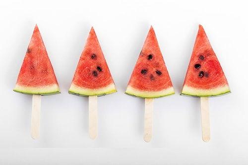 小伙吃隔夜瓜死了视频,食品安全警钟长鸣