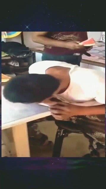 神评小孩吃瓜视频大全,萌态百出笑料连连