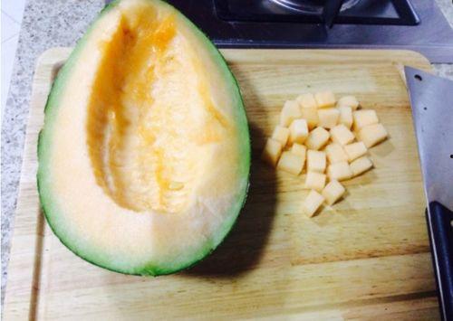 吃哈密瓜自拍视频网址,一起记录甜蜜瞬间